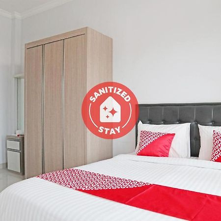 Oyo 1649 Grya Lavinsa Hotel Padang Kültér fotó