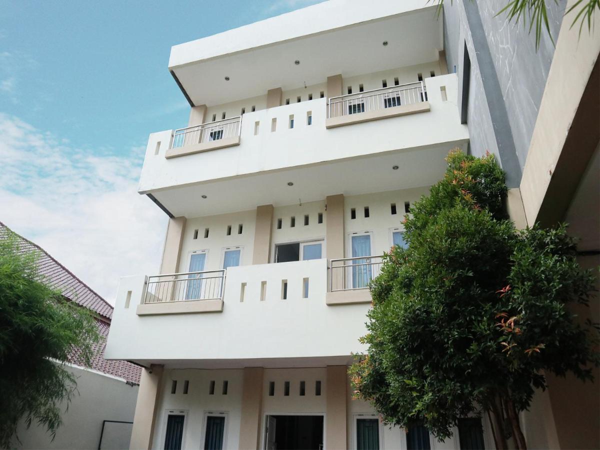 Oyo 1649 Grya Lavinsa Hotel Padang Kültér fotó